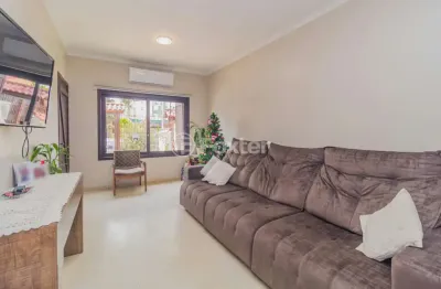 Casa com 3 quartos à venda na rua doutor joão evangelista f. da costa, 65, cavalhada, porto alegre, 200 m2 por r$ 699.000
