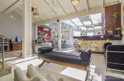 Casa em condomínio fechado com 4 quartos à venda na rua professor doutor milton guerreiro, 210, santa tereza, porto alegre, 530 m2 por r$ 2.150.000