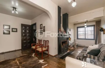 Casa com 3 quartos à venda na rua professor abílio azambuja, 115, jardim do salso, porto alegre, 330 m2 por r$ 615.000