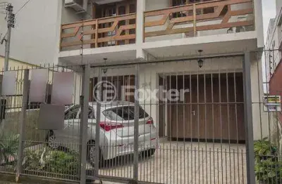 Casa com 3 quartos à venda na rua veador porto, 700, santana, porto alegre, 257 m2 por r$ 900.000