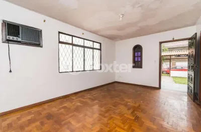 Casa comercial com 1 sala à venda na rua santa flora, 1159, nonoai, porto alegre, 240 m2 por r$ 807.000