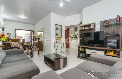 Casa com 3 quartos à venda na rua veríssimo rosa, 776, jardim botânico, porto alegre, 200 m2 por r$ 740.000