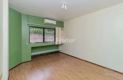 Sala comercial com 2 salas à venda na rua félix da cunha, 751, moinhos de vento, porto alegre, 33 m2 por r$ 175.000