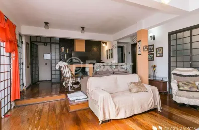 Casa com 3 quartos à venda na rua doutor mário totta, 2806, tristeza, porto alegre, 301 m2 por r$ 830.000