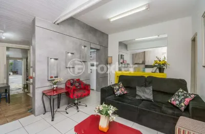 Casa com 3 quartos à venda na rua conselheiro travassos, 533, floresta, porto alegre, 70 m2 por r$ 650.000