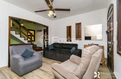 Casa com 5 quartos à venda na rua vinte e um de agosto, 133, cavalhada, porto alegre, 220 m2 por r$ 850.000