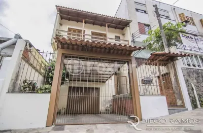 Casa com 2 quartos à venda na rua barão do amazonas, 2833, partenon, porto alegre, 200 m2 por r$ 650.000