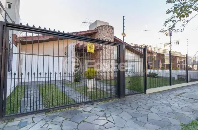 Casa com 3 quartos à venda na rua professora cecy cordeiro thofehrn, 295, sarandi, porto alegre, 215 m2 por r$ 700.000