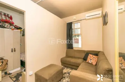 Kitnet / stúdio à venda na rua doutor voltaire pires, 485, santo antônio, porto alegre, 24 m2 por r$ 110.000