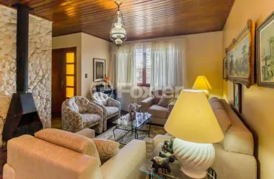 Casa com 3 quartos à venda na avenida tramandaí, 1100, ipanema, porto alegre, 239 m2 por r$ 520.000