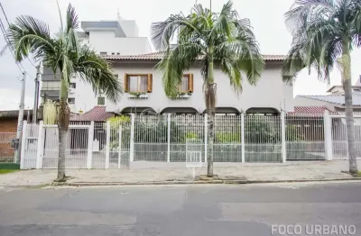 Casa com 3 quartos à venda na avenida montreal, 356, jardim lindóia, porto alegre, 410 m2 por r$ 1.700.000
