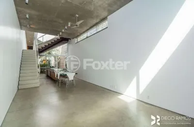 Casa com 2 quartos à venda na avenida bastian, 259, menino deus, porto alegre, 240 m2 por r$ 2.300.000