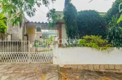 Casa com 4 quartos à venda na rua octávio de souza, 556, teresópolis, porto alegre, 216 m2 por r$ 600.000