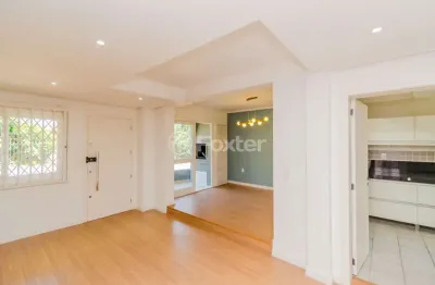 Casa em condomínio fechado com 3 quartos à venda na rua doutor arnaldo da silva ferreira, 410, jardim isabel, porto alegre, 215 m2 por r$ 720.000