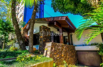 Casa com 3 quartos à venda na rua cônego viana, 215, rio branco, porto alegre, 368 m2 por r$ 2.802.500