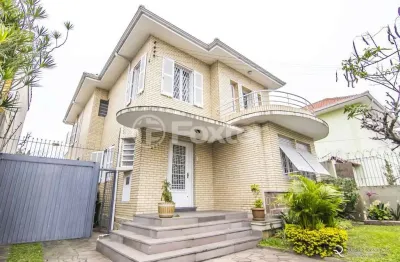 Casa com 3 quartos à venda na rua general gomes carneiro, 258, medianeira, porto alegre, 250 m2 por r$ 799.000