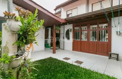 Casa em condomínio fechado com 3 quartos à venda na avenida eduardo prado, 695, cavalhada, porto alegre, 169 m2 por r$ 715.000