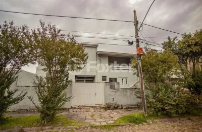 Casa com 3 quartos à venda na acesso zeno nóbrega de britto, 323, jardim itu sabará, porto alegre, 255 m2 por r$ 655.500