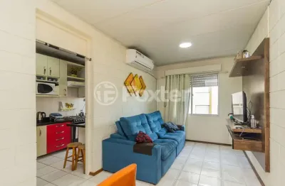 Apartamento com 3 quartos à venda na avenida romeu samarani ferreira, 315, vila nova, porto alegre, 69 m2 por r$ 230.000