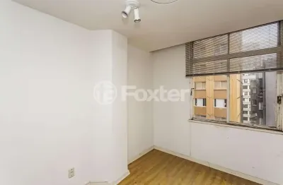 Sala comercial com 2 salas à venda na rua general andrade neves, 159, centro histórico, porto alegre, 54 m2 por r$ 150.000