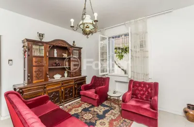 Casa com 7 quartos à venda na rua joão guimarães, 97, santa cecília, porto alegre, 482 m2 por r$ 1.649.000