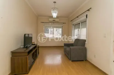 Casa comercial com 2 salas à venda na praça alfred sehbe, 122, vila ipiranga, porto alegre, 116 m2 por r$ 645.000