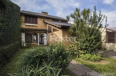 Casa com 3 quartos à venda na rua victor silva, 136, camaquã, porto alegre, 230 m2 por r$ 848.000