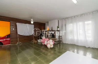 Casa com 7 quartos à venda na rua engenheiro tito marques fernandes, 65, ipanema, porto alegre, 350 m2 por r$ 1.250.000