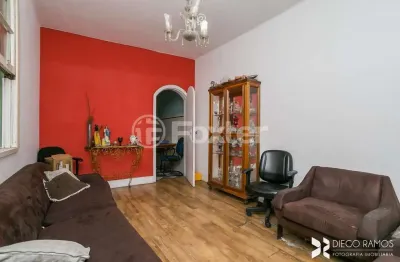 Casa com 3 quartos à venda na rua visconde do herval, 1248, menino deus, porto alegre, 238 m2 por r$ 690.000