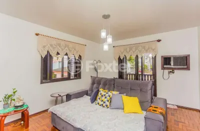 Casa com 3 quartos à venda na rua samaritana, 61, jardim itu sabará, porto alegre, 271 m2 por r$ 990.000