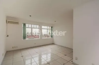 Sala comercial com 1 sala à venda na avenida independência, 1211, independência, porto alegre, 30 m2 por r$ 215.000