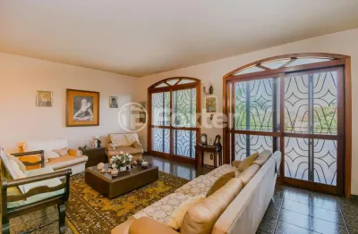 Casa com 6 quartos à venda na praça josé assunção, 42/50, vila assunção, porto alegre, 600 m2 por r$ 1.600.000