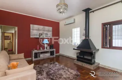 Casa com 6 quartos à venda na rua júlio lopes dos santos sobrinho, 104, santa tereza, porto alegre, 145 m2 por r$ 735.000