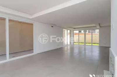 Casa com 3 quartos à venda na rua coroados, 675, vila assunção, porto alegre, 288 m2 por r$ 1.752.000