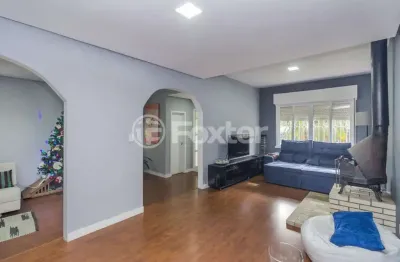 Casa com 3 quartos à venda na rua professor ivo corseuil, 190, petrópolis, porto alegre, 269 m2 por r$ 1.520.000