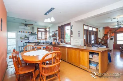 Casa com 3 quartos à venda na avenida engenheiro josé maria de carvalho, 555, vila ipiranga, porto alegre, 230 m2 por r$ 950.000