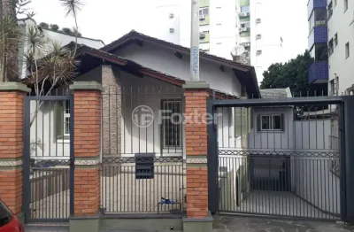 Casa com 3 quartos à venda na rua artigas, 191, petrópolis, porto alegre, 143 m2 por r$ 1.180.000