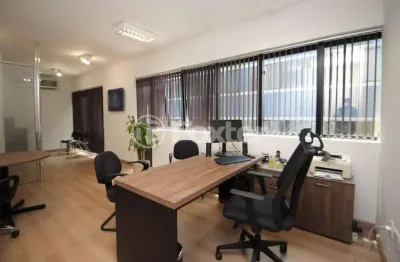 Sala comercial com 1 sala à venda na rua felicíssimo de azevedo, 1020, auxiliadora, porto alegre, 34 m2 por r$ 265.000