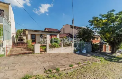 Casa com 3 quartos à venda na rua saudável, 168, medianeira, porto alegre, 120 m2 por r$ 650.000