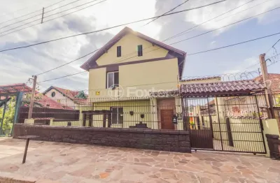 Casa com 9 quartos à venda na rua oscar tollens, 249, santa tereza, porto alegre, 334 m2 por r$ 680.000