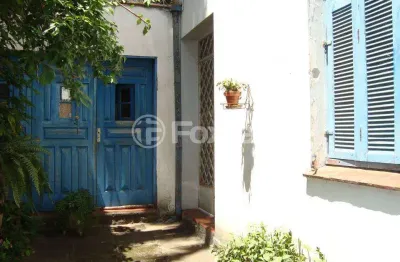Casa com 4 quartos à venda na avenida taquara, 10, petrópolis, porto alegre, 253 m2 por r$ 1.400.000