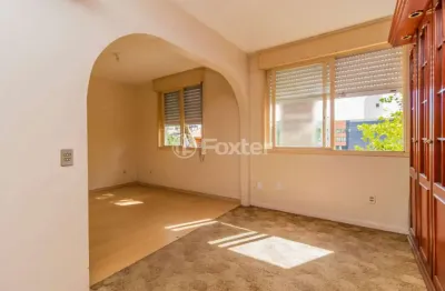 Apartamento com 2 quartos à venda na rua doutor castro de menezes, 940, vila assunção, porto alegre, 67 m2 por r$ 275.000