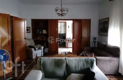 Casa com 5 quartos à venda na rua silveiro, 903, menino deus, porto alegre, 420 m2 por r$ 1.043.000