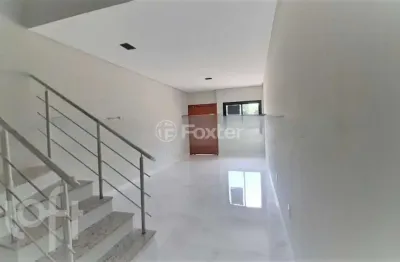 Casa com 2 quartos à venda na rua sete mil e duzentos, 34, hípica, porto alegre, 108 m2 por r$ 435.000