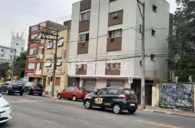 Apartamento com 2 quartos à venda na rua joão alfredo, 558, cidade baixa, porto alegre, 72 m2 por r$ 299.000