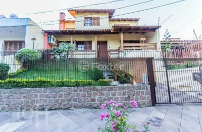 Casa com 4 quartos à venda na rua professor bertrand russel, 158, vila ipiranga, porto alegre, 380 m2 por r$ 1.470.000
