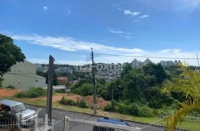 Casa com 3 quartos à venda na rua pedro a. a. de freitas filho, 385, jardim itu sabará, porto alegre, 215 m2 por r$ 655.000