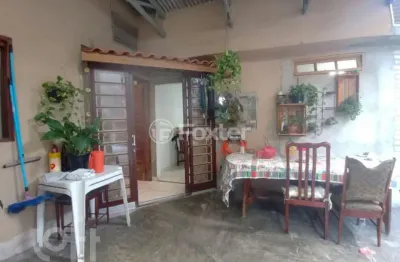 Casa com 3 quartos à venda na rua catão roxo, 31, jardim são pedro, porto alegre, 256 m2 por r$ 717.000