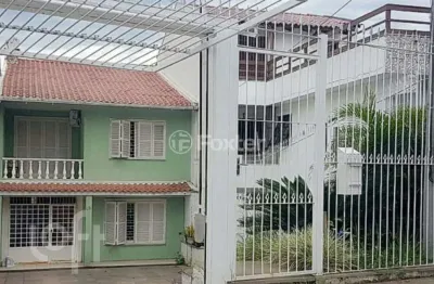 Casa com 4 quartos à venda na rua coronel antenor amorim, 93, bom jesus, porto alegre, 239 m2 por r$ 530.000