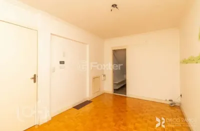 Casa com 2 quartos à venda na rua doutor gastão rhodes, 368, santana, porto alegre, 175 m2 por r$ 750.000